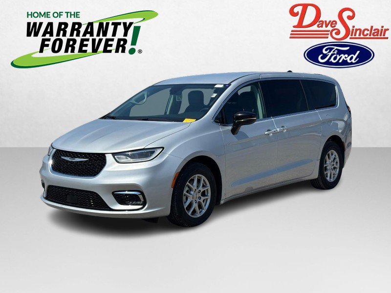Used 2024 Chrysler Pacifica Touring-L FWD image 1