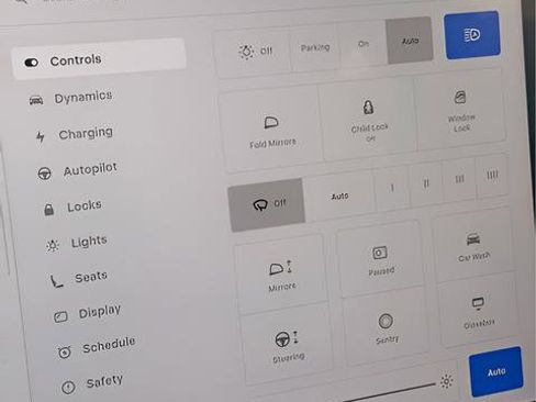 Used 2023 Tesla Model 3 Standard Range image 14