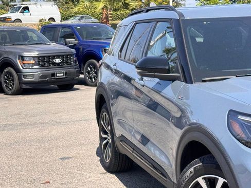 New 2026 Ford Explorer ST-Line image 5