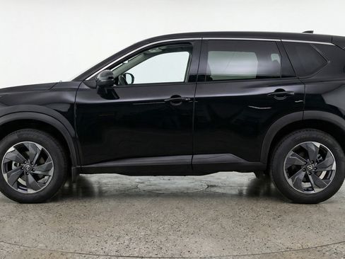 Used 2025 Nissan Rogue SV image 5