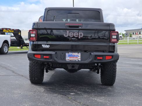 New 2025 Jeep Gladiator Rubicon image 17