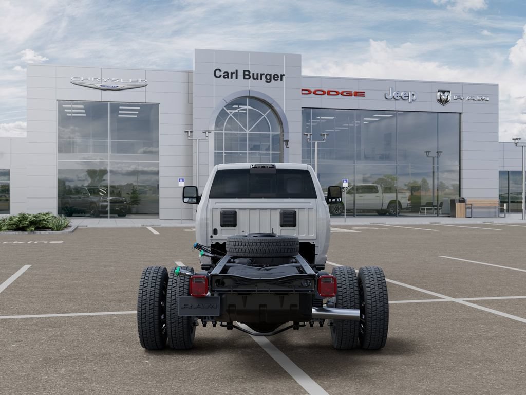 New 2025 RAM 5500 4x4 Regular Cab image 7