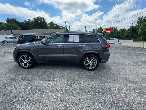 Used 2019 Jeep Grand Cherokee Overland AWD/4WD image 7