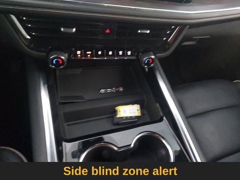 Used 2025 Chevrolet Suburban Premier image 17