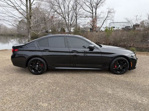 Used 2023 BMW 530i w/ M Sport Package image 3