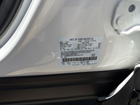 Used 2025 Ford Explorer ST AWD/4WD image 34