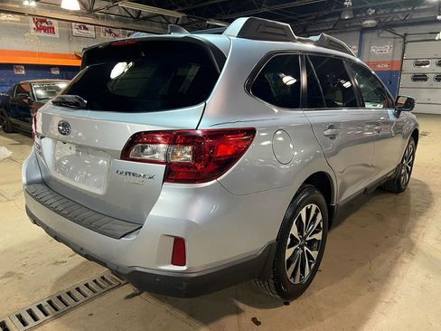 Used 2017 Subaru Outback 2.5i Limited image 3