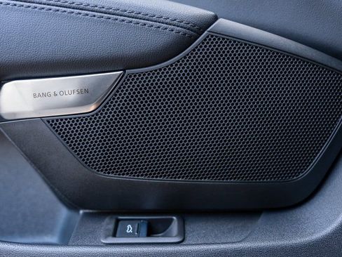 Used 2023 Audi e-tron GT Premium Plus image 16