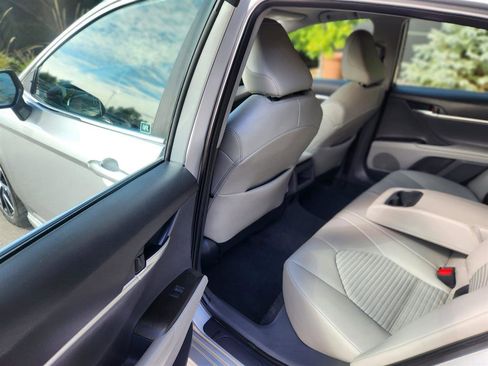 Used 2024 Toyota Camry SE image 20