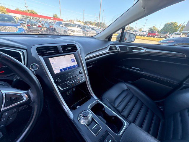 Used 2020 Ford Fusion SEL FWD image 13