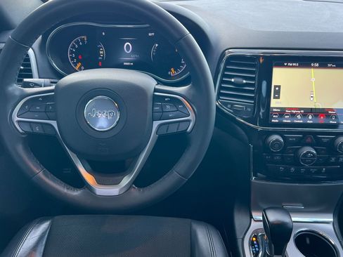 Used 2021 Jeep Grand Cherokee Laredo X image 14