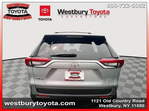 Used 2025 Toyota RAV4 XLE AWD/4WD image 7
