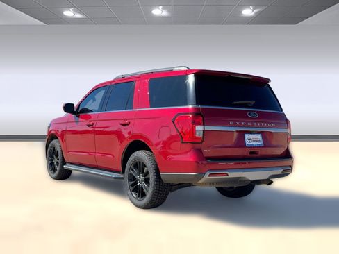 Used 2022 Ford Expedition XLT image 3
