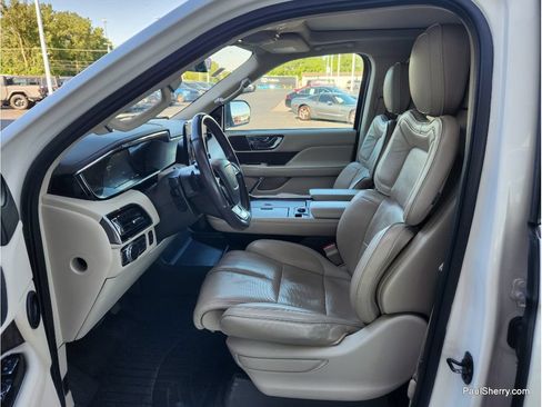 Used 2019 Lincoln Navigator Reserve w/ Cargo Package AWD/4WD image 2