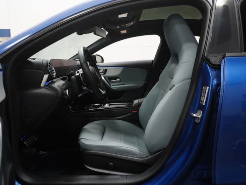 Used 2025 Mercedes-Benz CLA 35 AMG 4MATIC image 2