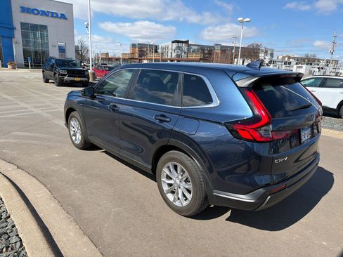 Used 2024 Honda CR-V EX-L image 5