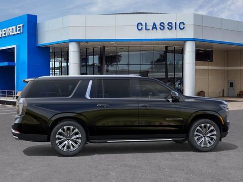 New 2026 Chevrolet Suburban High Country w/ Sun And Tow Package AWD/4WD image 5