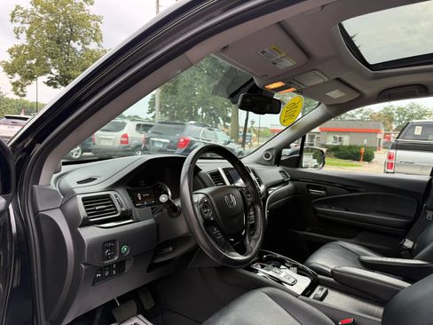 Used 2016 Honda Pilot Touring image 10