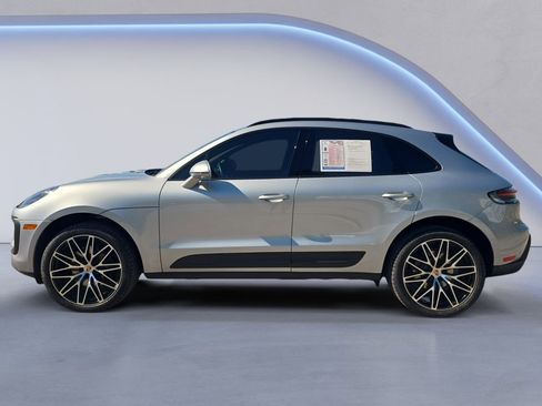 Used 2024 Porsche Macan AWD/4WD image 2
