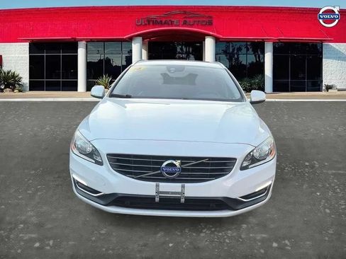 Used 2015 Volvo V60 T5 Premier FWD image 2
