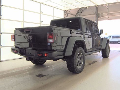 Used 2022 Jeep Gladiator Rubicon w/ Cold Weather Group AWD/4WD image 2