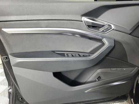 Used 2023 Audi e-tron Chronos w/ Chronos Package image 19