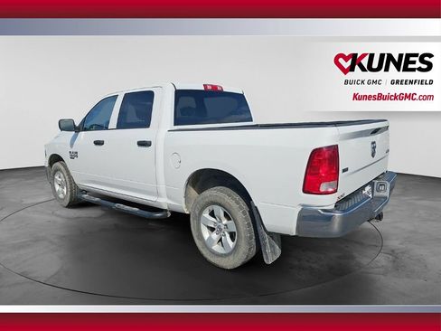 Used 2022 RAM 1500 Classic SLT AWD/4WD image 8