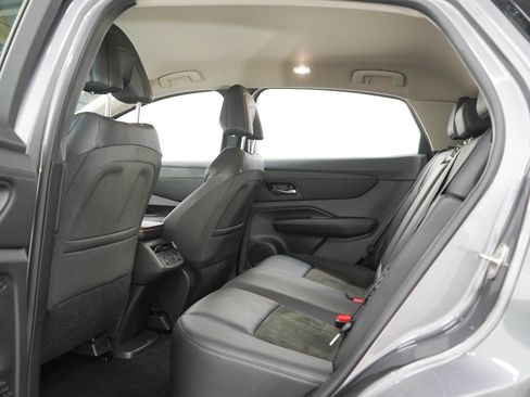 Used 2023 Nissan Ariya FWD image 17