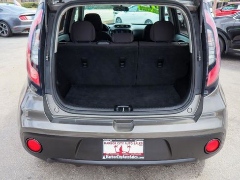 Used 2017 Kia Soul w/ Convenience Package image 5