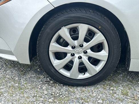 Used 2023 Toyota Corolla LE FWD image 11
