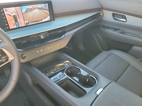 Certified 2025 Nissan Murano Platinum w/ Cargo Package image 30