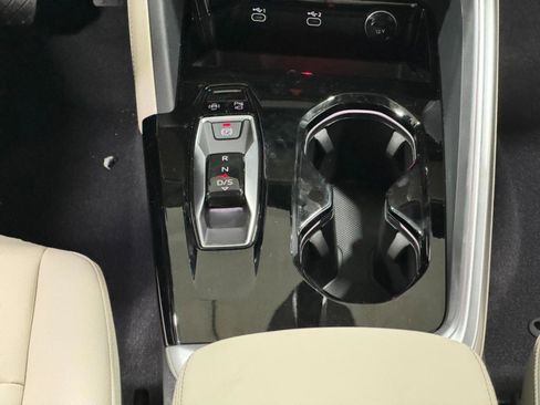 New 2025 Audi Q5 Premium image 16