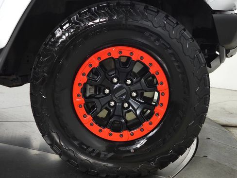 Used 2025 Ford Bronco Raptor AWD/4WD image 12