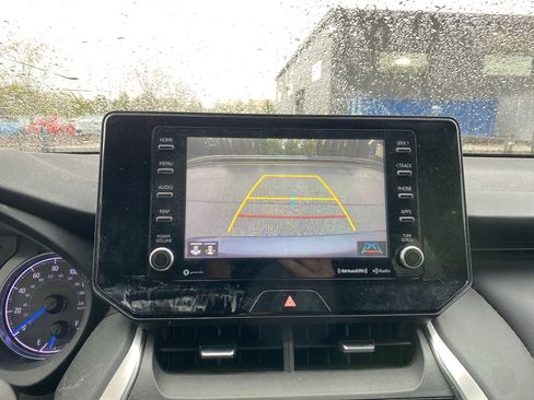 Used 2021 Toyota Venza LE image 22