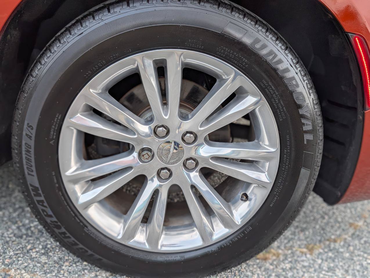 Used 2021 Chrysler 300 Touring L RWD image 3