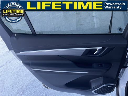 Used 2025 Buick Enclave Preferred image 26