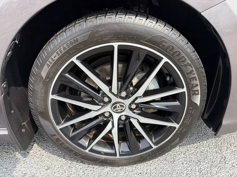Used 2022 Toyota Camry SE FWD image 10