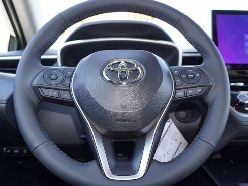 Used 2026 Toyota Corolla Cross XLE image 20