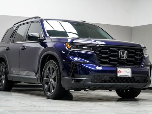 Used 2025 Honda Pilot Sport image 4