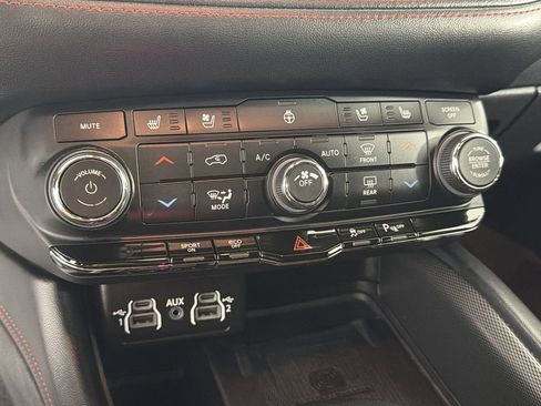 Used 2023 Dodge Durango R/T image 32