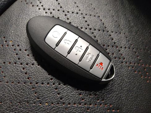 Used 2023 Nissan Altima 2.5 SR w/ SR Premium Package FWD image 32