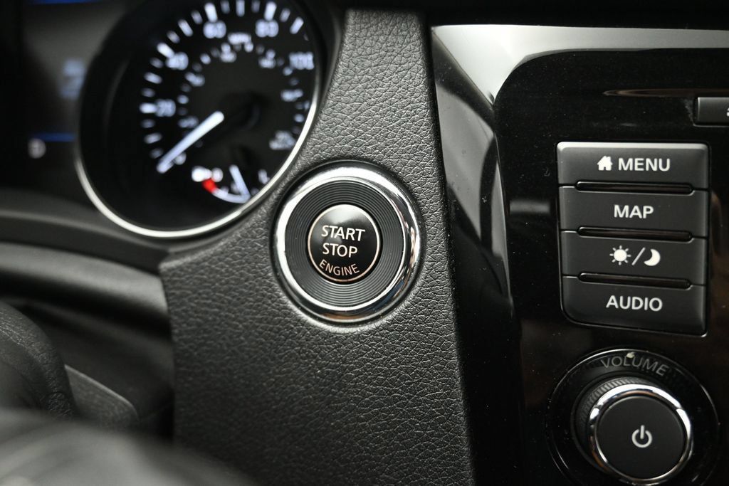 Used 2020 Nissan Rogue SV w/ Premium Package AWD/4WD image 27