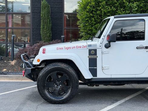 Used 2018 Jeep Wrangler Unlimited Sport AWD/4WD image 10