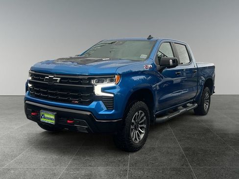 Used 2022 Chevrolet Silverado 1500 LT Trail Boss w/ LT Trail Boss Premium Package AWD/4WD image 3