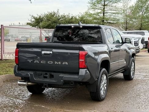 Used 2024 Toyota Tacoma Limited w/ Limited Package (LT) image 4