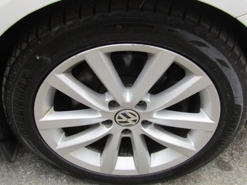 Used 2013 Volkswagen Eos Komfort FWD image 35