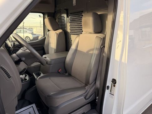 Used 2018 Nissan NV 2500 SV image 13