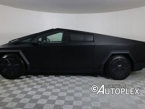 Used 2024 Tesla Cybertruck AWD Crew Cab image 10