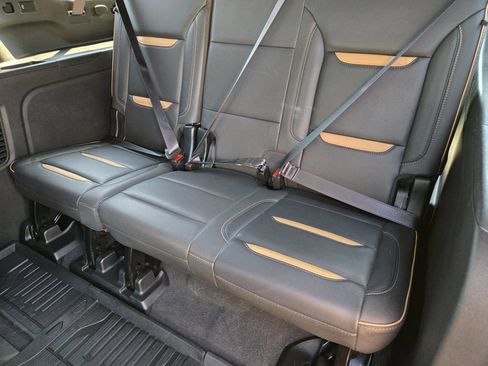 Used 2023 GMC Yukon XL AT4 w/ AT4 Premium Package AWD/4WD image 31