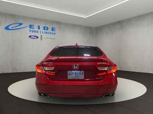 Used 2018 Honda Accord Sport image 9